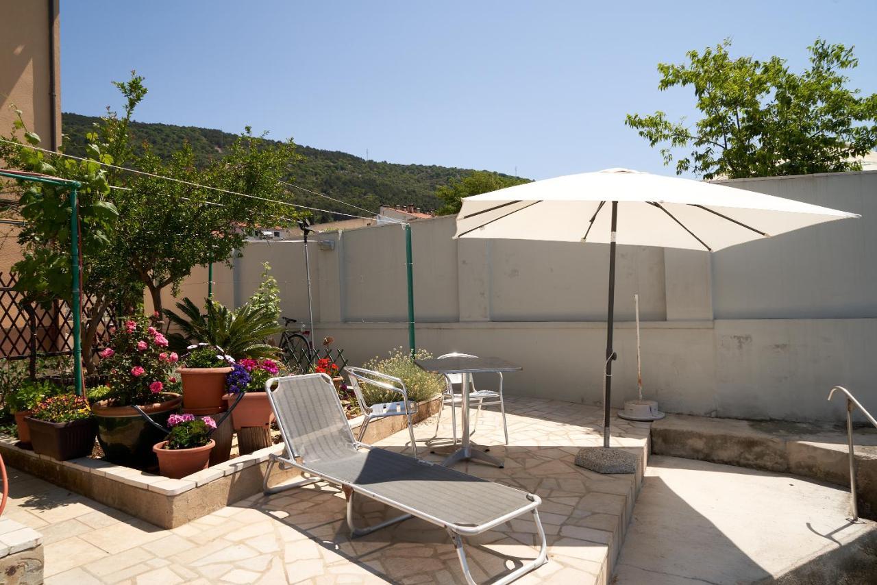 Apartments Nives Cres Exterior foto