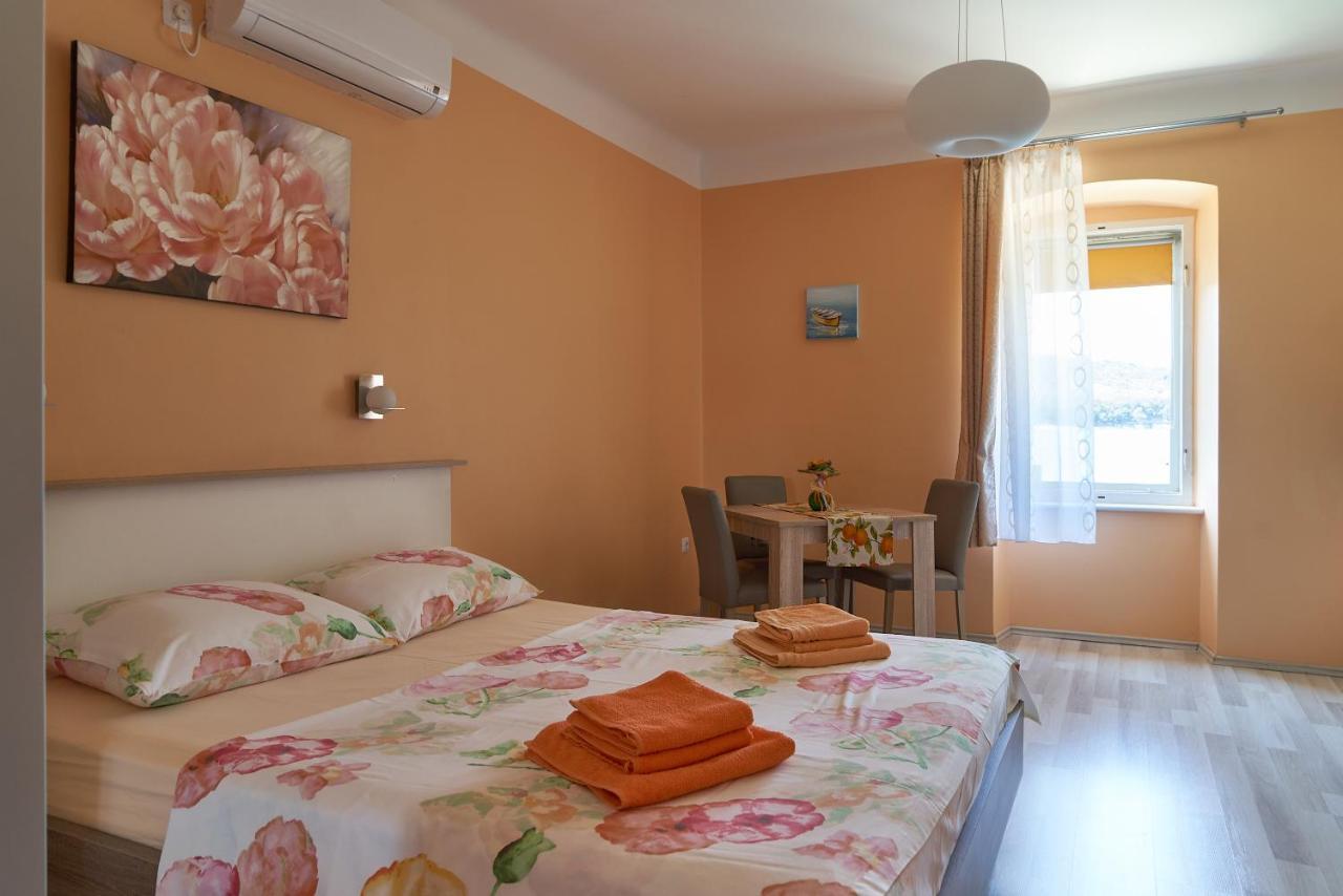 Apartments Nives Cres Exterior foto